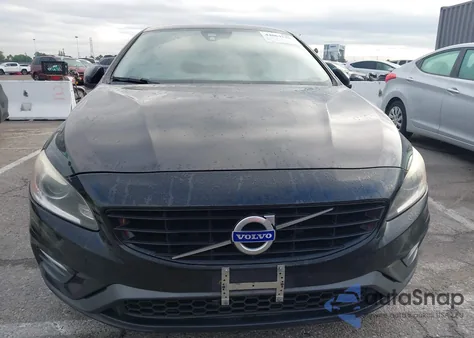 2017 Volvo S60 T5 Dynamic z USA, uszkodzony, nr VIN YV126MFL6H2422493